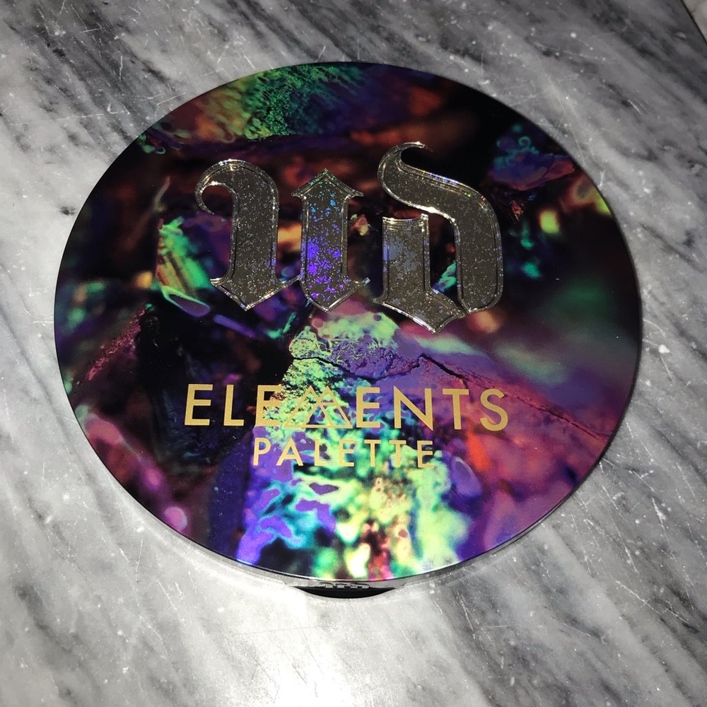 SOLD DONT BUY UD URBAN DECAY ELEMENTS palette